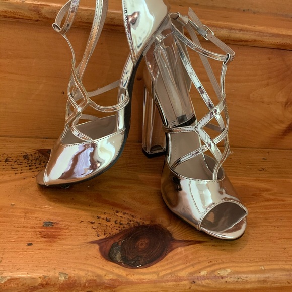 Silver metallic open toe heels - Picture 2 of 3